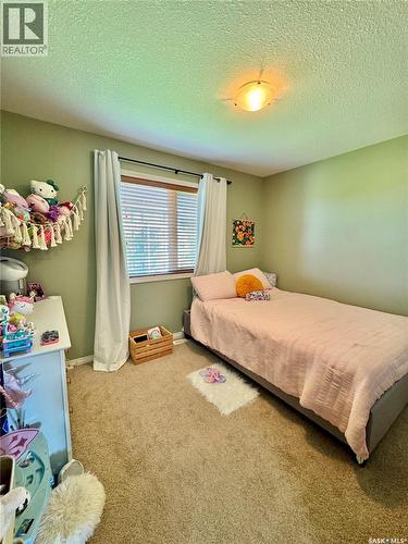18 1600 Muzzy Drive, Prince Albert, SK - Indoor Photo Showing Bedroom