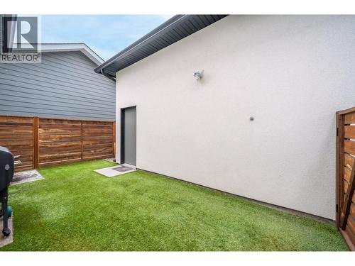 1929 Ethel Street, Kelowna, BC - Outdoor With Exterior