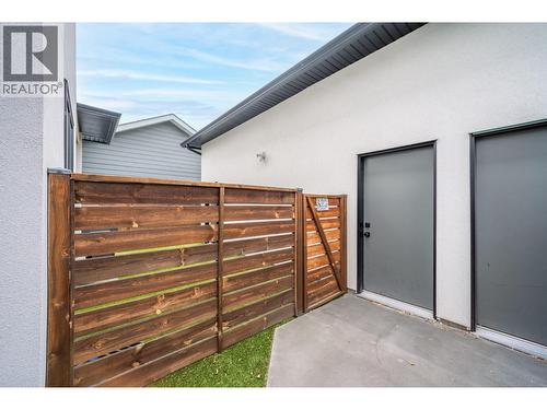 1929 Ethel Street, Kelowna, BC - Outdoor With Exterior