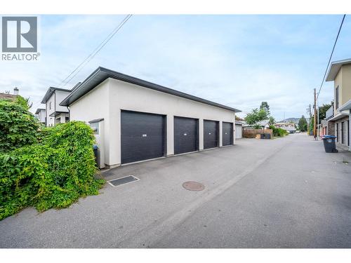 1929 Ethel Street, Kelowna, BC - Outdoor With Exterior
