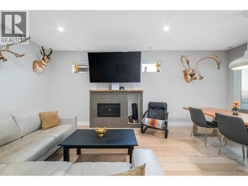 1929 Ethel Street, Kelowna, BC - Indoor Photo Showing Living Room With Fireplace