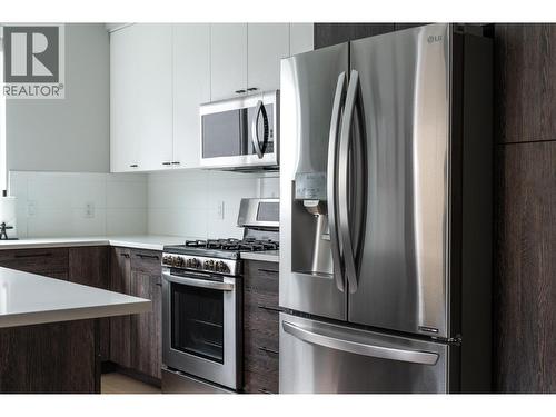 1929 Ethel Street, Kelowna, BC - Indoor Photo Showing Kitchen With Stainless Steel Kitchen With Upgraded Kitchen