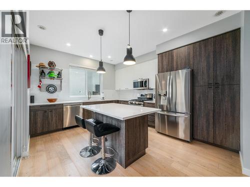 1929 Ethel Street, Kelowna, BC - Indoor Photo Showing Kitchen With Stainless Steel Kitchen With Upgraded Kitchen