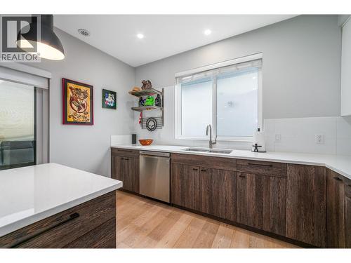 1929 Ethel Street, Kelowna, BC - Indoor Photo Showing Kitchen With Double Sink