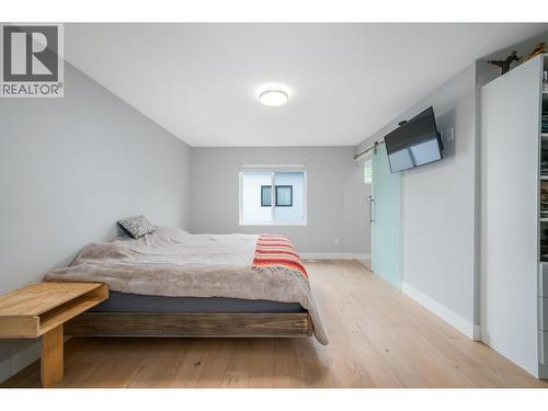 1929 Ethel Street, Kelowna, BC - Indoor Photo Showing Bedroom