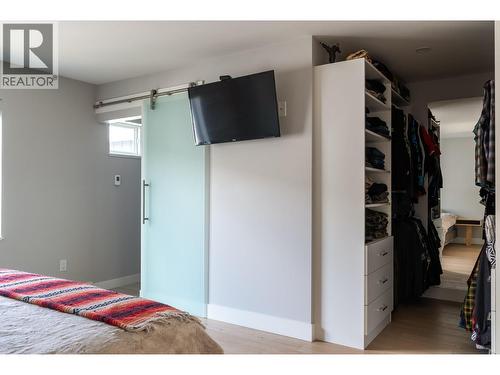1929 Ethel Street, Kelowna, BC - Indoor Photo Showing Bedroom