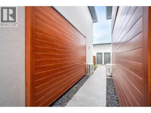 1929 Ethel Street, Kelowna, BC - Outdoor With Exterior