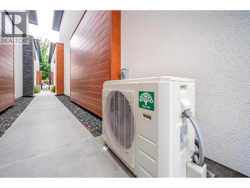 1929 Ethel Street, Kelowna, BC - Outdoor With Exterior