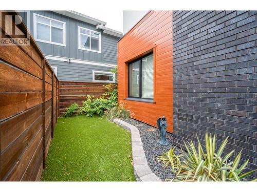 1929 Ethel Street, Kelowna, BC - Outdoor With Exterior
