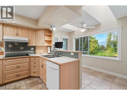 151 25 Street Ne, Salmon Arm, BC - Indoor Photo Showing Kitchen With Double Sink