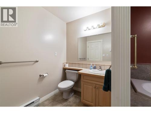 151 25 Street Ne, Salmon Arm, BC - Indoor Photo Showing Bathroom