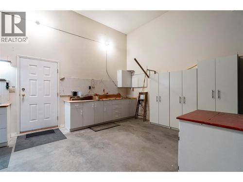 151 25 Street Ne, Salmon Arm, BC - Indoor