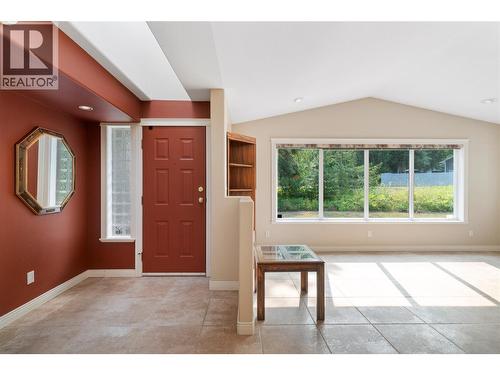 151 25 Street Ne, Salmon Arm, BC - Indoor Photo Showing Other Room