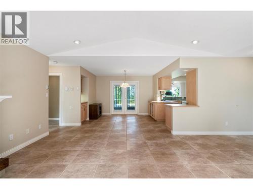 151 25 Street Ne, Salmon Arm, BC - Indoor With Fireplace