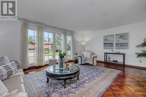 1950 Ludgate Crescent, Ottawa, ON - Indoor Photo Showing Living Room