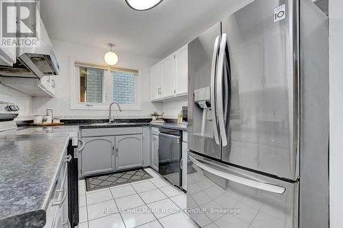 1950 Ludgate Crescent, Ottawa, ON - Indoor Photo Showing Kitchen With Stainless Steel Kitchen With Upgraded Kitchen