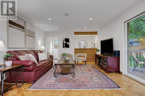1950 Ludgate Crescent, Ottawa, ON - Indoor Photo Showing Living Room