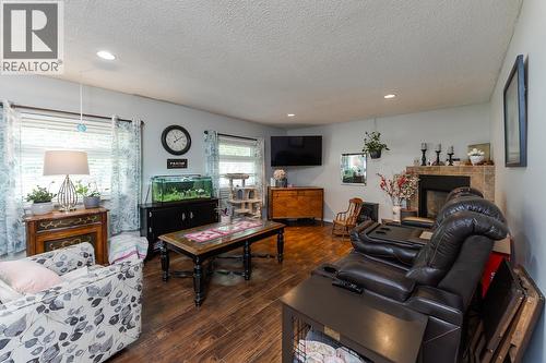 7389 Elk Road, Prince George, BC - Indoor Photo Showing Living Room