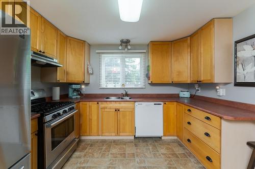 7389 Elk Road, Prince George, BC - Indoor Photo Showing Kitchen With Double Sink