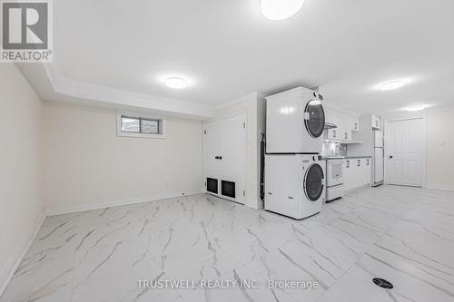 C - 90 GALT AVENUE , Toronto, Ontario M4M 2Z3 2