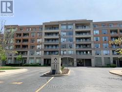 403 - 19 NORTHERN HEIGHTS DRIVE Richmond Hill, ON L4B 4M4