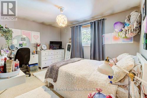 1583 Otterby Road, Mississauga, ON - Indoor Photo Showing Bedroom
