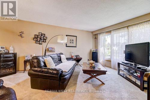 1583 Otterby Road, Mississauga, ON - Indoor Photo Showing Living Room