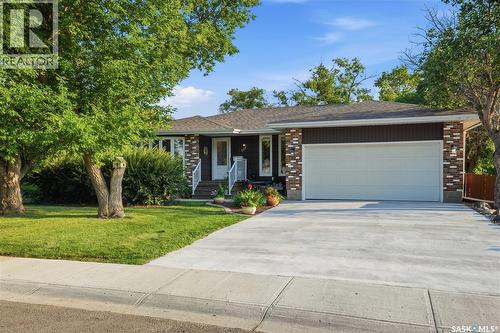 111 Minot Drive, Regina, SK - Outdoor