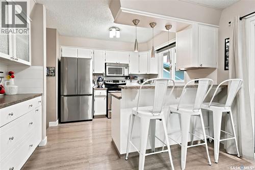111 Minot Drive, Regina, SK - Indoor Photo Showing Kitchen