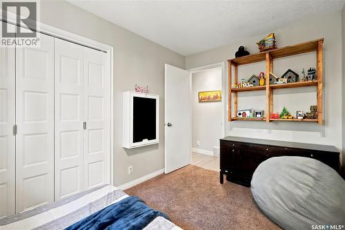 111 Minot Drive, Regina, SK - Indoor Photo Showing Bedroom