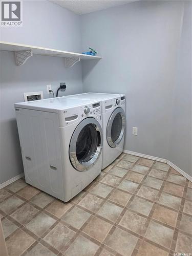 205 701 Henry Street, Estevan, SK - Indoor Photo Showing Laundry Room