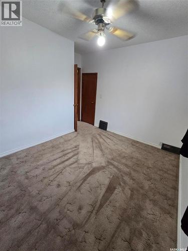 142 First Street W, Glenavon, SK - Indoor