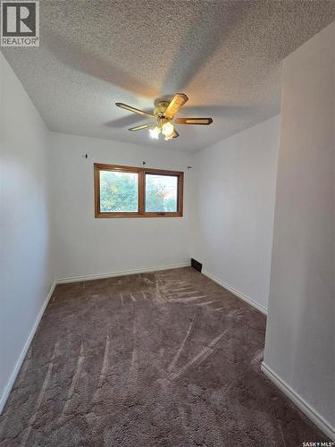 142 First Street W, Glenavon, SK - Indoor Photo Showing Other Room