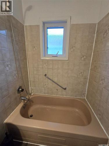 142 First Street W, Glenavon, SK - Indoor Photo Showing Bathroom