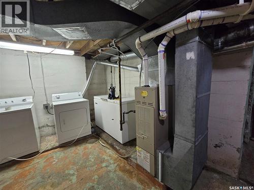 142 First Street W, Glenavon, SK - Indoor Photo Showing Laundry Room