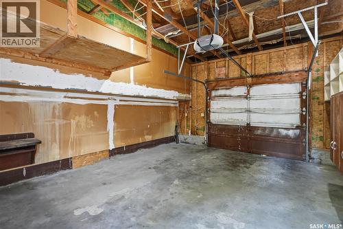 218 Main Street, Young, SK - Indoor Photo Showing Garage