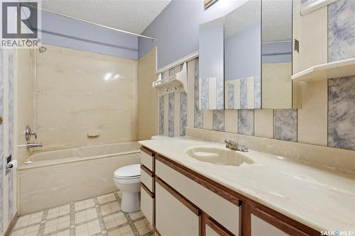 218 Main Street, Young, SK - Indoor Photo Showing Bathroom
