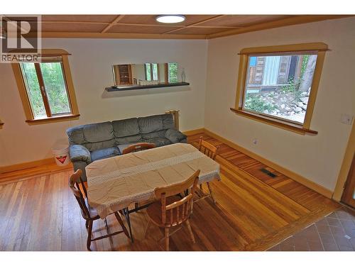 2022 Creek Street, Nelson, BC - Indoor Photo Showing Living Room