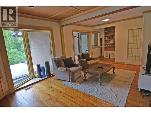 2022 Creek Street, Nelson, BC - Indoor Photo Showing Living Room