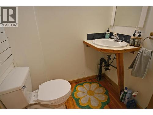2022 Creek Street, Nelson, BC - Indoor Photo Showing Bathroom