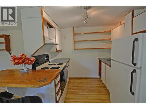 2022 Creek Street, Nelson, BC - Indoor Photo Showing Kitchen