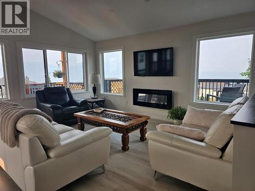 2545 Panoramic Way, Blind Bay, BC - Indoor Photo Showing Living Room With Fireplace