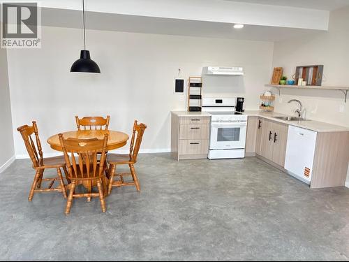 Suite kitchen and eating area - 2545 Panoramic Way, Blind Bay, BC - Indoor