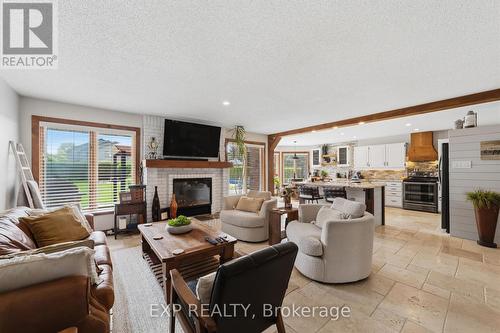 57 Valleyview Crescent, Thames Centre (Dorchester), ON - Indoor Photo Showing Living Room With Fireplace