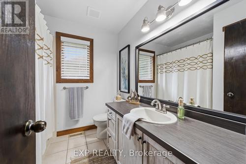 57 Valleyview Crescent, Thames Centre (Dorchester), ON - Indoor Photo Showing Bathroom