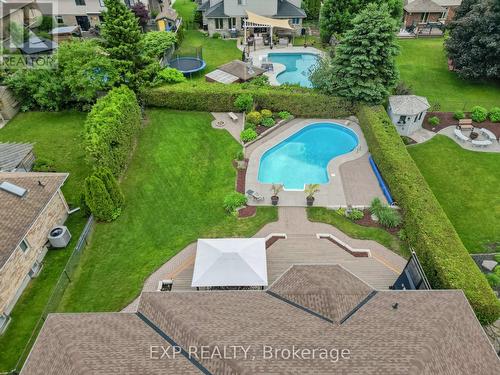 57 Valleyview Crescent, Thames Centre (Dorchester), ON - Outdoor With In Ground Pool With Backyard