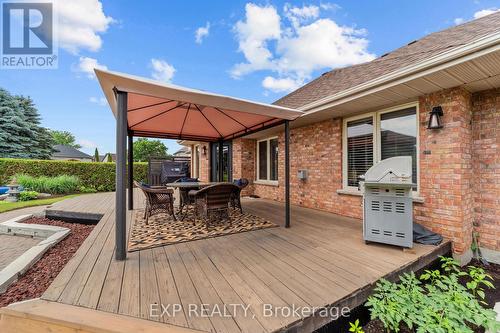 57 Valleyview Crescent, Thames Centre (Dorchester), ON - Outdoor With Deck Patio Veranda