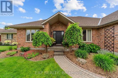 57 Valleyview Crescent, Thames Centre (Dorchester), ON - Outdoor
