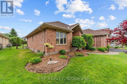 57 Valleyview Crescent, Thames Centre (Dorchester), ON - Outdoor