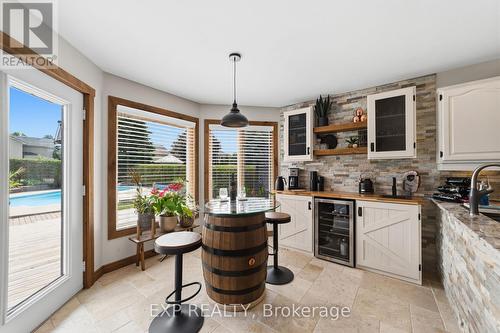 57 Valleyview Crescent, Thames Centre (Dorchester), ON - Indoor Photo Showing Kitchen